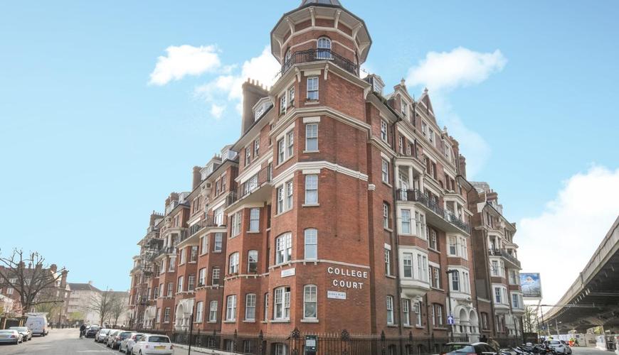 Photo of Queen Caroline Street