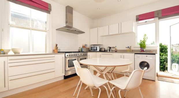 2 Bedroom Flat To Rent In Oakmead Road Balham Sw12 Let