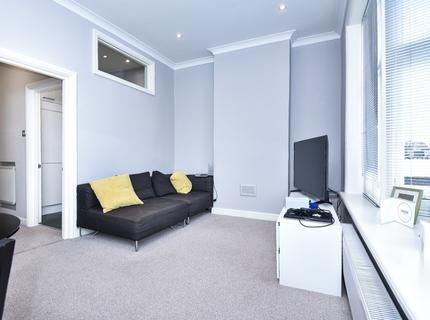 Flats To Let In Bedford Park W4 With 1 Bedrooms Showing 1