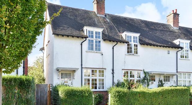 2 Bedroom House For Sale In Fowlers Walk Ealing W5 Sold