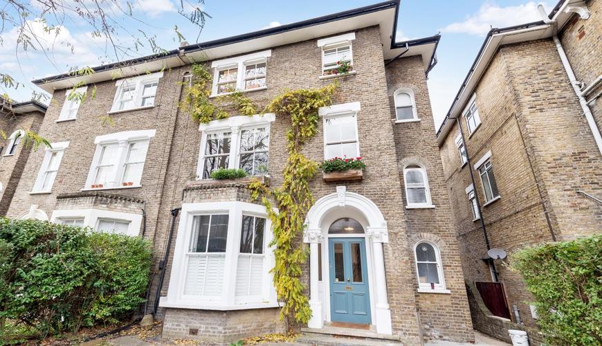 2 bedroom Flat for sale in Breakspears Road, Brockley SE4 (Contracts exchanged) KFH