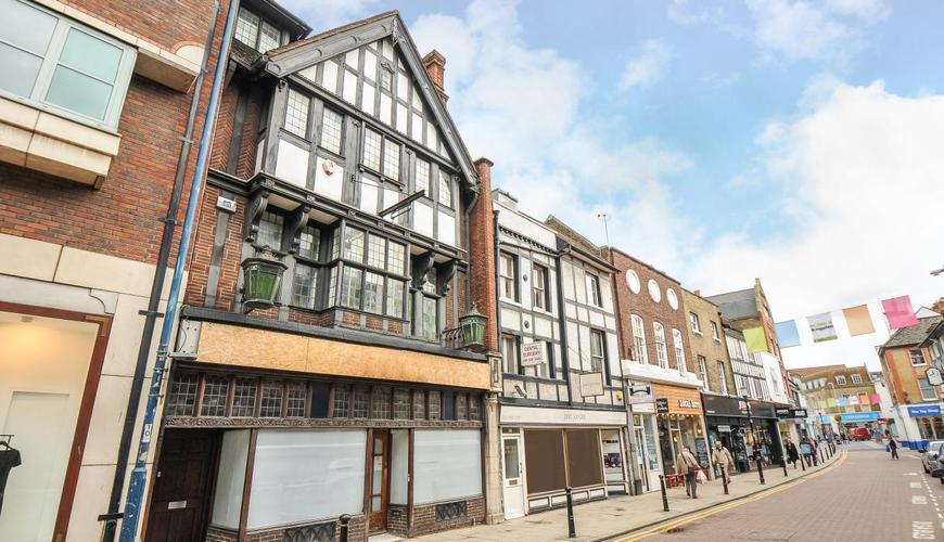 2 bedroom Flat for sale in Thames Street, Kingston upon Thames KT1 (For