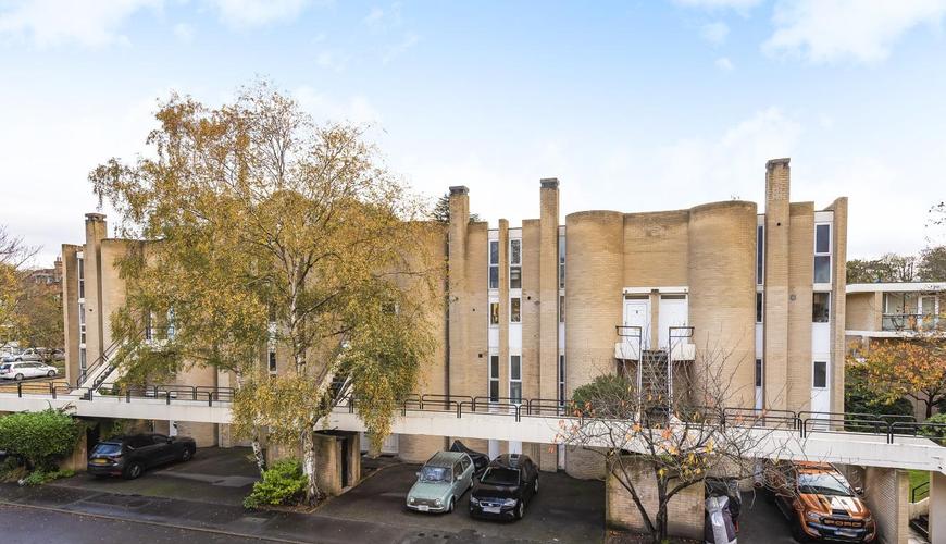 2 bedroom Flat for sale in Apex Close, Beckenham BR3 (Contracts