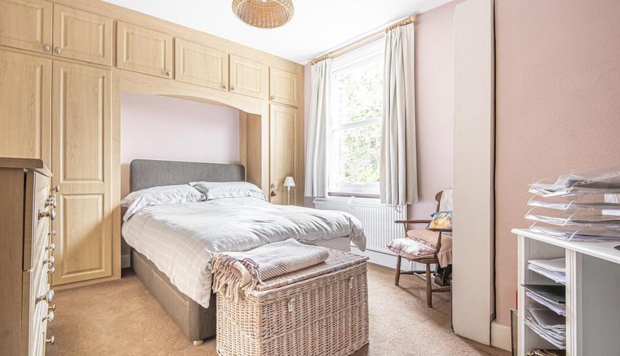 2 bedroom House for sale in Bromley Road, Beckenham BR3 (Contracts