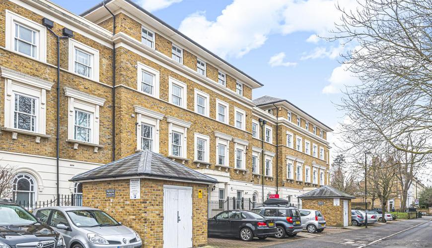2 bedroom Flat for sale in Lloyd Villas, Lewisham Way, Brockley SE4