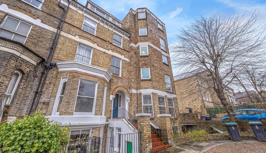 1 bedroom Flat for sale in Crouch Hill, Crouch End N8 (Under offer) KFH