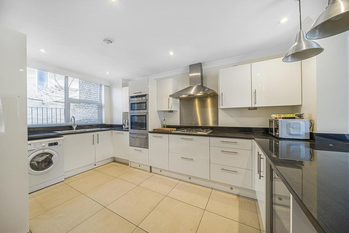 4 bedroom House for sale in Tintern Close, Putney SW15